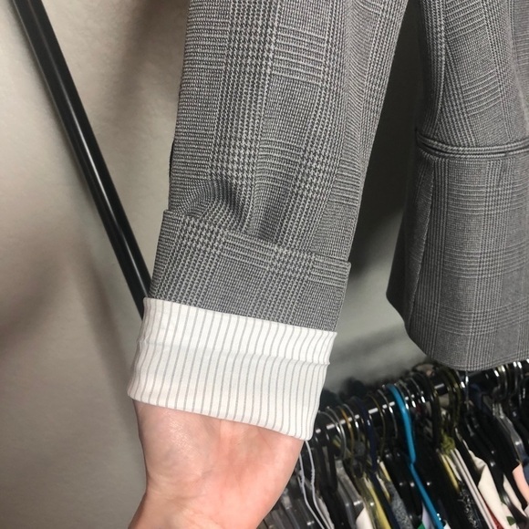 𝅺express Gray Elbow Patch Blazer - Picture 6 of 7